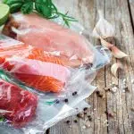 Conserver du poisson cru sous vide : possible ?